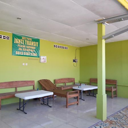 Janti Transit Room Syariah Maguwo ภายนอก รูปภาพ